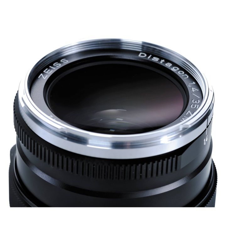 Zeiss Distagon T* 35mm f/1.4 ZM Lens for Leica M-Mount - Black
