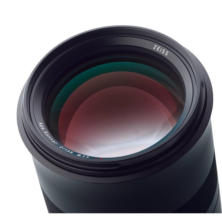 Zeiss Milvus 135mm f/2.0 ZE Lens for Canon